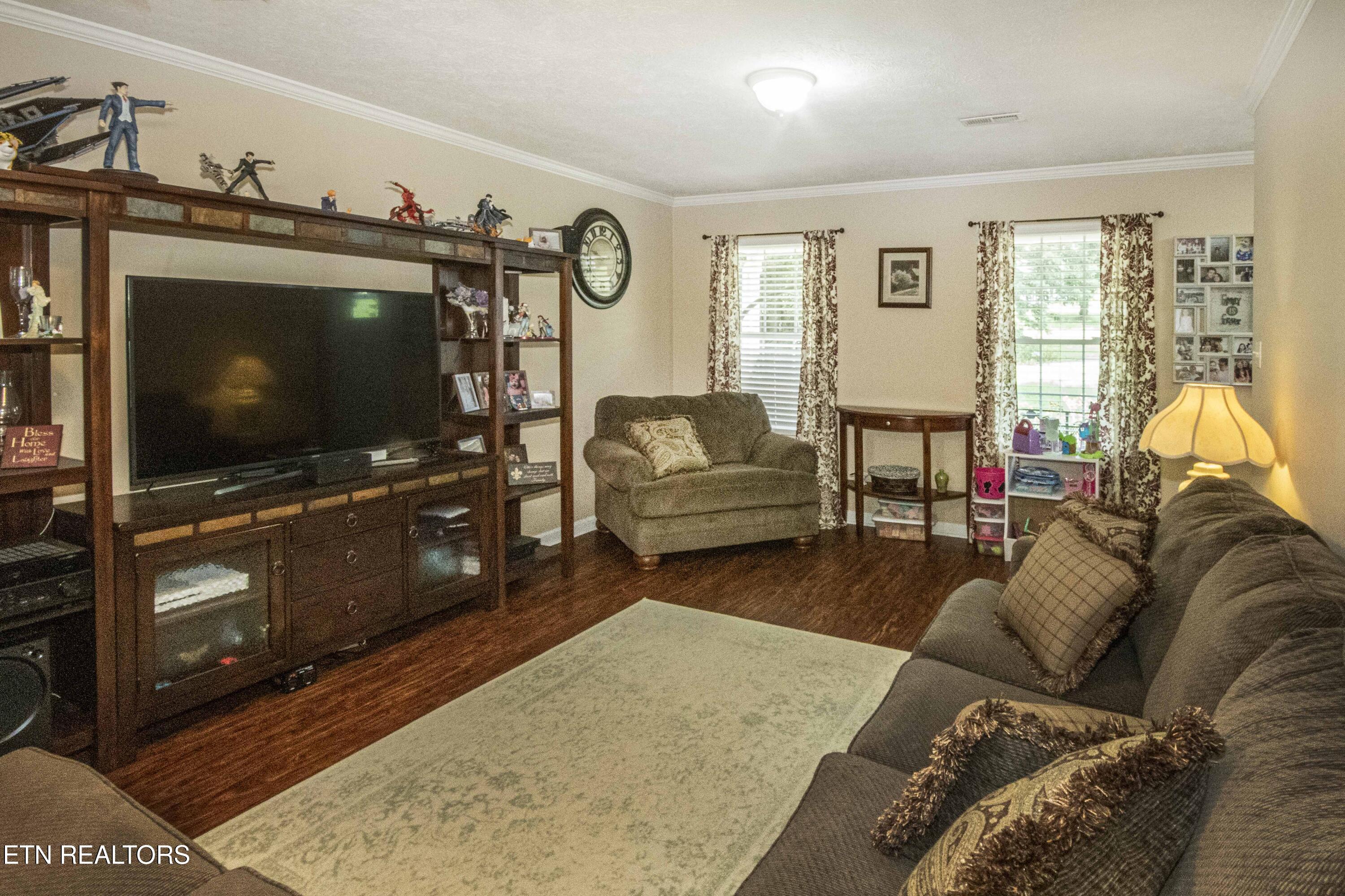 198 Nicely Trail Powell, TN 37849 - Photo 8 of 37 V19A1565