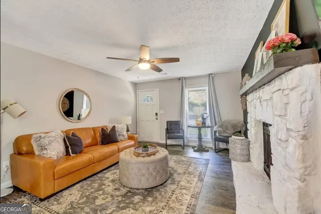 $3,900 | 160 Booth Road Southwest, Unit A, Marietta, GA 30008