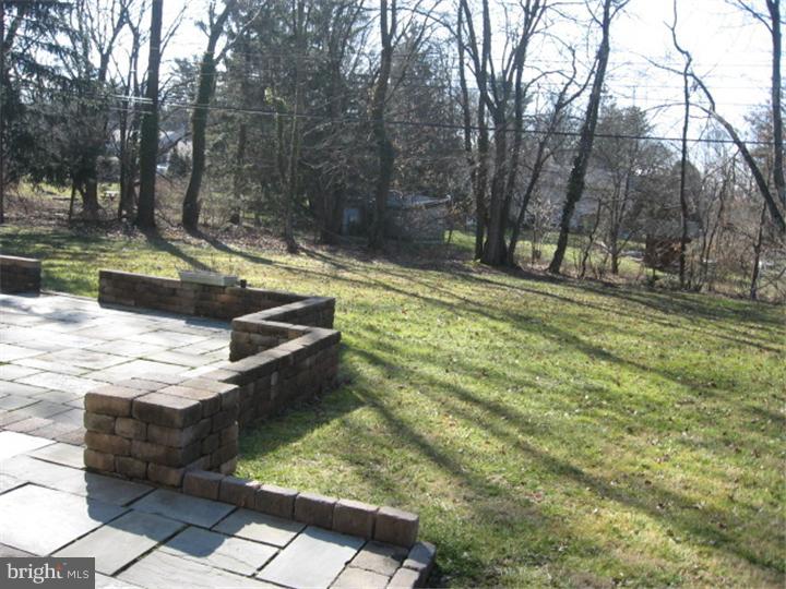 842 Valley Road Blue Bell, PA 19422 - Photo 4 of 19 Gallery Image 4