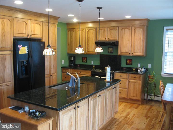 842 Valley Road Blue Bell, PA 19422 - Photo 10 of 19 Gallery Image 10