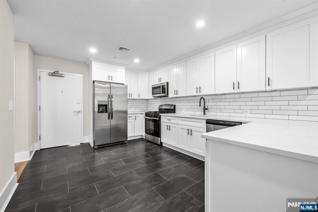 162 Closter Dock Road, Unit A Closter, NJ 07624 - Photo 29 of 37