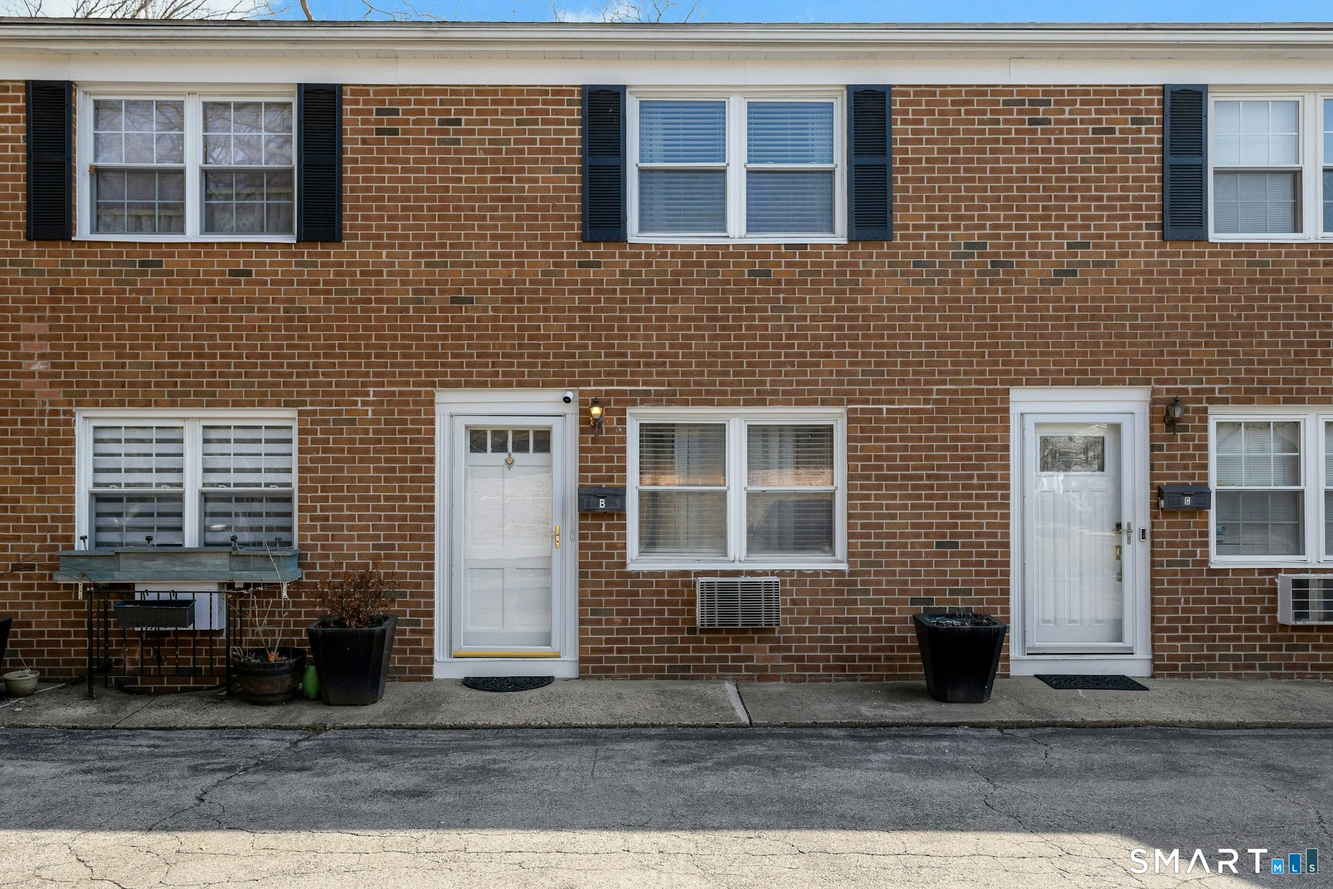 30 Maple Tree Avenue, Unit B Stamford, CT 06906 - Photo 2 of 27 Small, self-managed complex