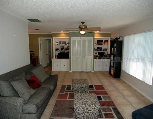 628 Little Wekiva Road Altamonte Springs, FL 32714 - Photo 2 of 12 Living Room