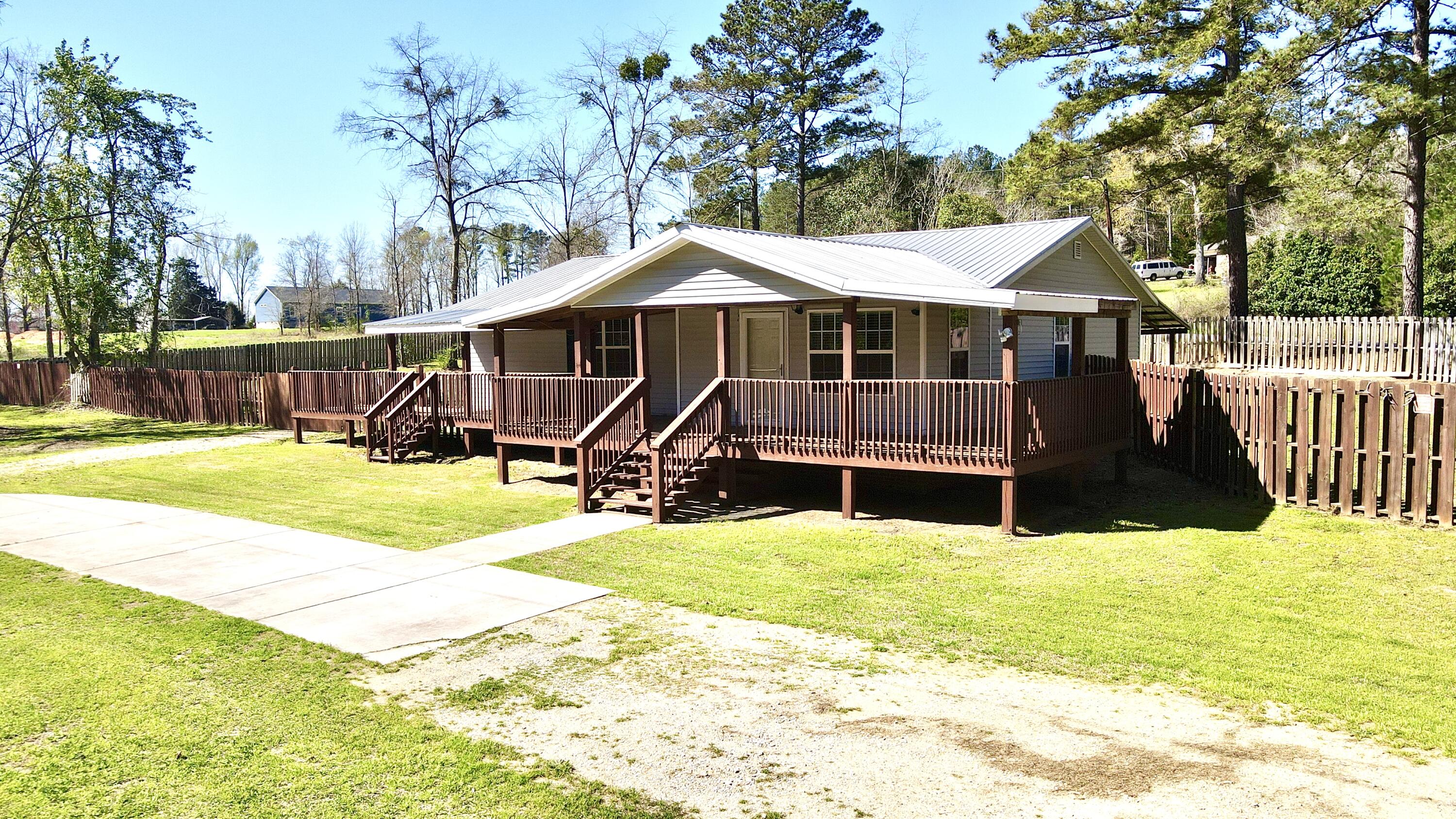 4214 Luckeys Bridge Road Dearing, GA 30808 - Photo 2 of 26 B151CC5E-018D-473E-A9CE-F945B77996DE