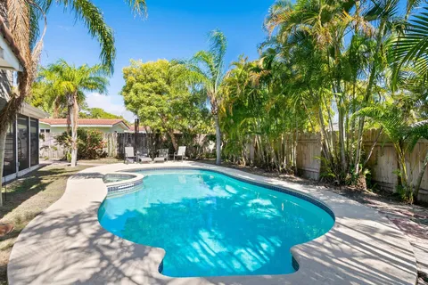 $710,000 | 806 Southeast 9th Avenue, Deerfield Beach, FL 33441