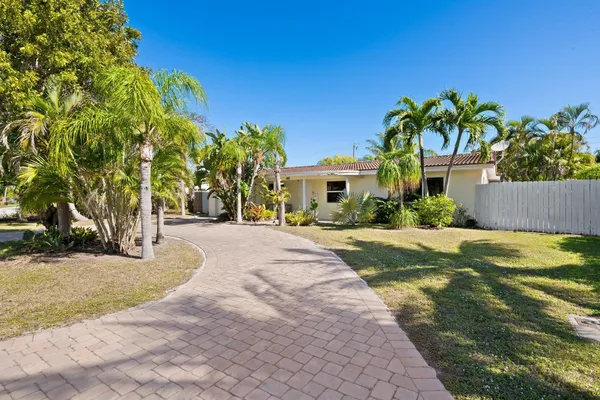 $699,000 | 806 Southeast 9th Avenue, Deerfield Beach, FL 33441