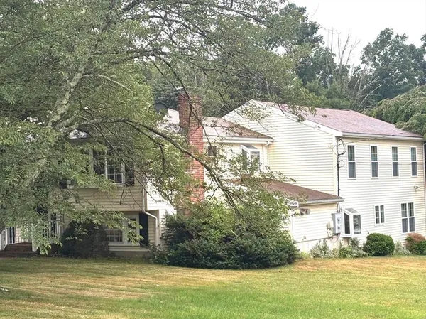 $780,000 | 560 Allen Avenue, North Attleboro, MA 02760