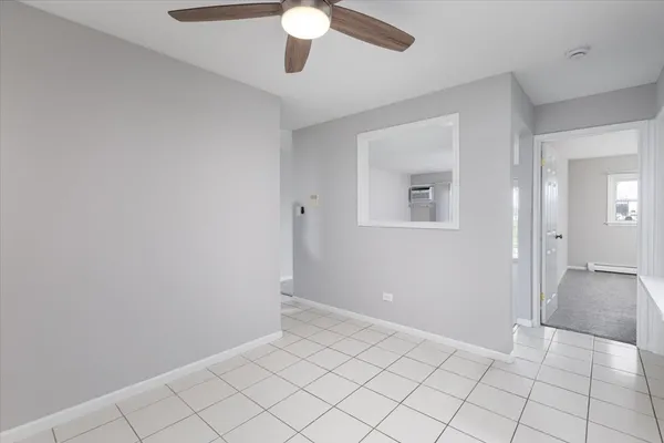 $1,395 | 5740 East Avenue, Unit 2D, Countryside, IL 60525