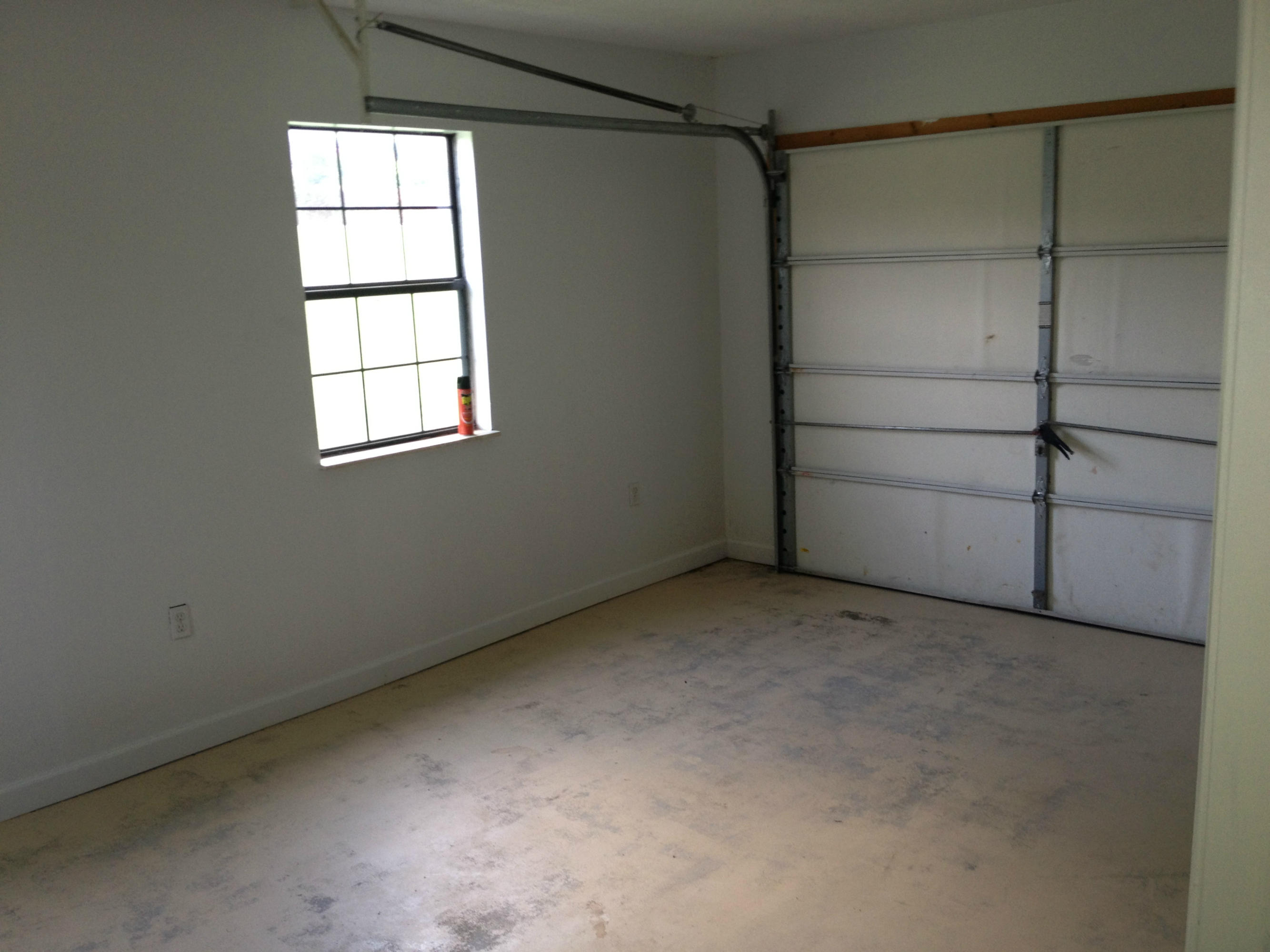 336 Turnpike Road Madisonville, TN 37354 - Photo 6 of 9 Garage