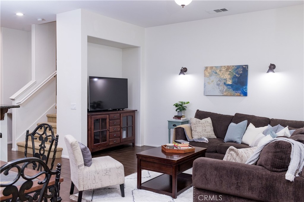 2245 Rolling River Lane, Unit 5 Simi Valley, CA 93063 - Photo 3 of 53