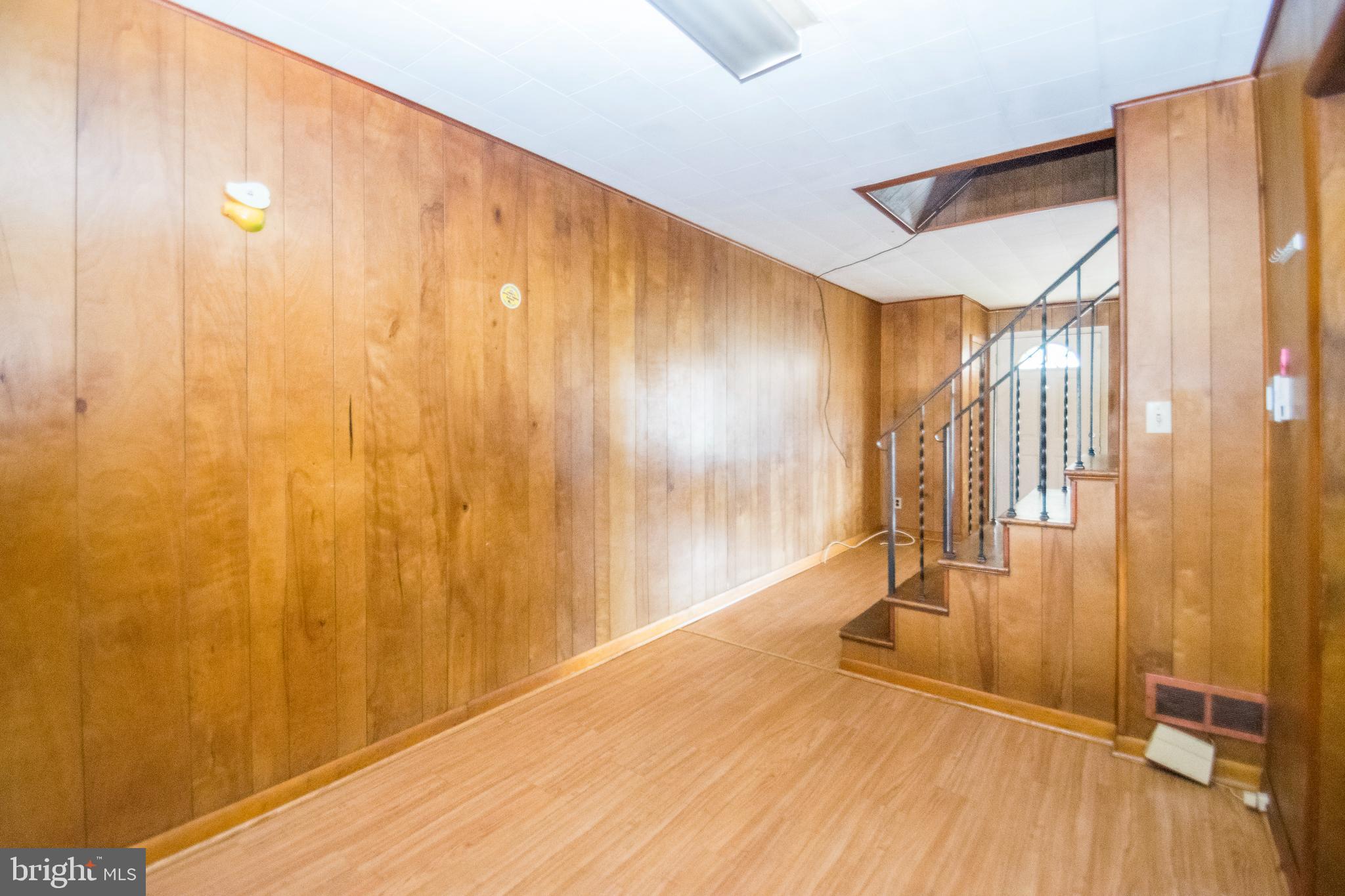 822 Middlesex Road Baltimore, MD 21221 - Photo 5 of 26