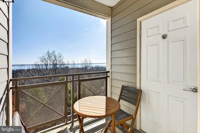 $480,000 | 1621 Ladue Court, Unit 404, Woodbridge, VA 22191