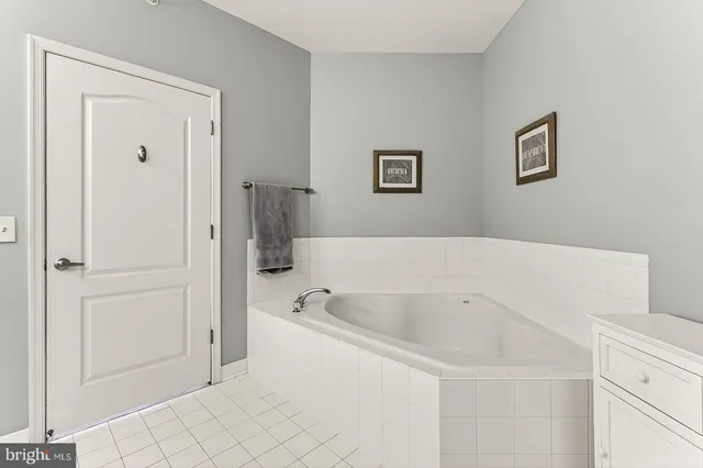 $480,000 | 1621 Ladue Court, Unit 404, Woodbridge, VA 22191