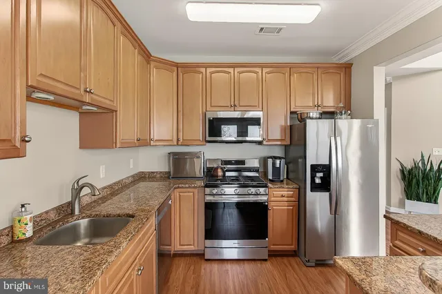 $480,000 | 1621 Ladue Court, Unit 404, Woodbridge, VA 22191