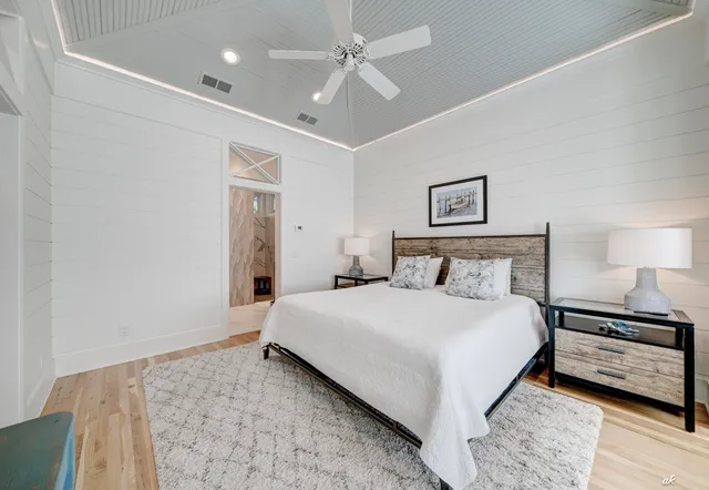 a tennis court that has tennis net