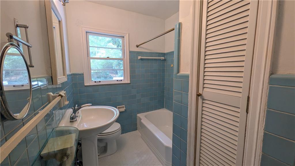 4300 Rickenbacker Way Northeast Atlanta, GA 30342 - Photo 16 of 29