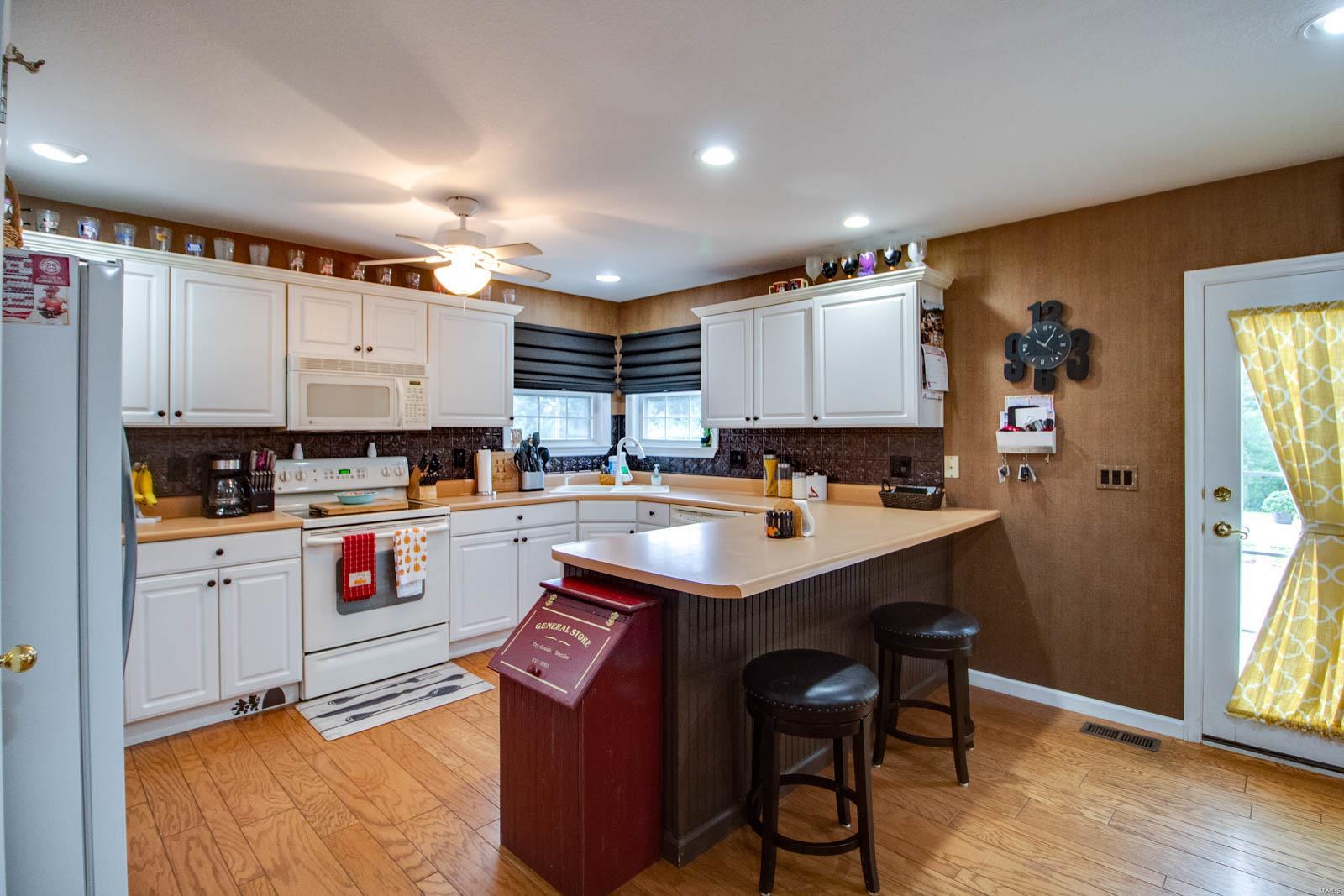 5208 Roach Road Godfrey, IL 62035 - Photo 14 of 43