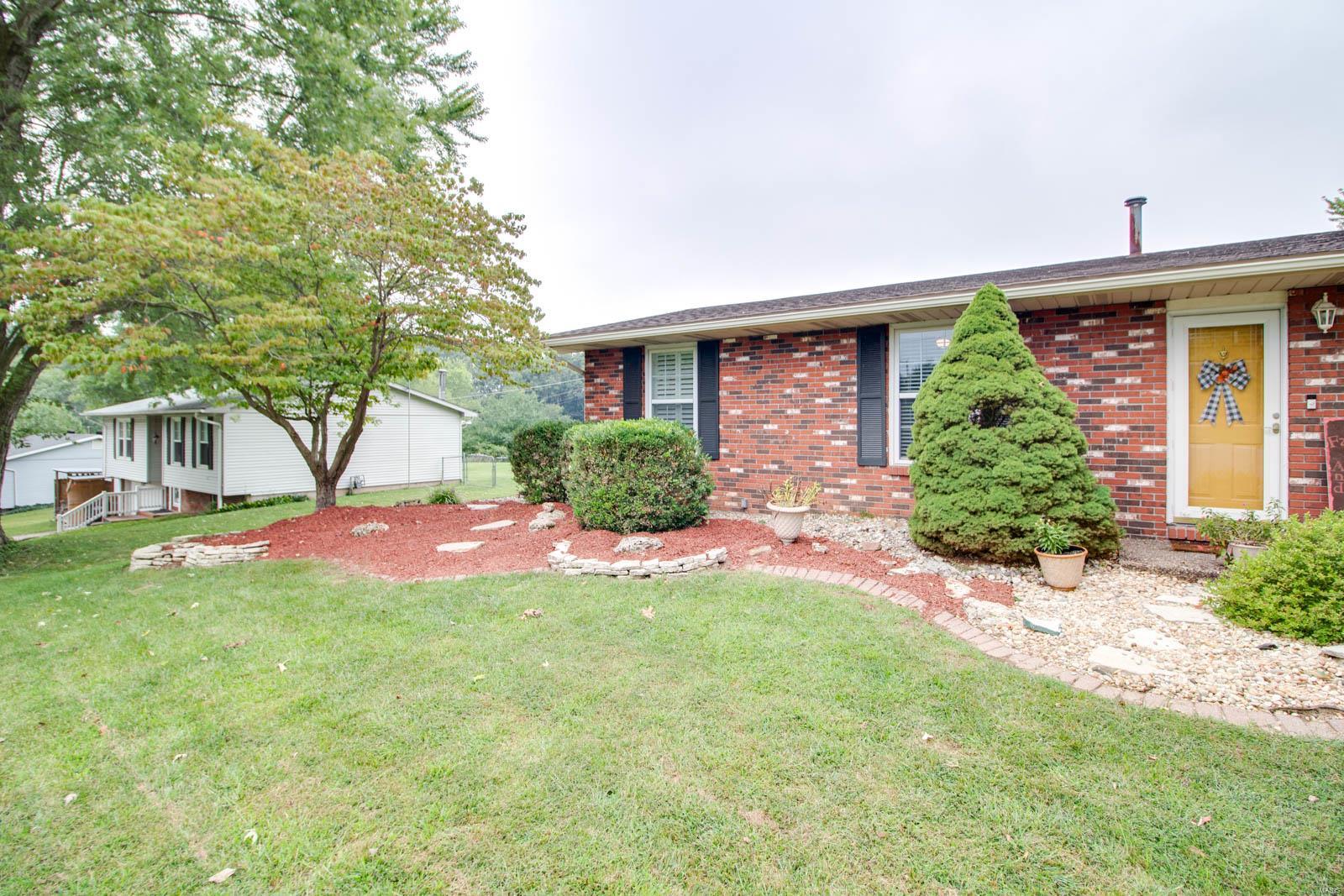 5208 Roach Road Godfrey, IL 62035 - Photo 4 of 43