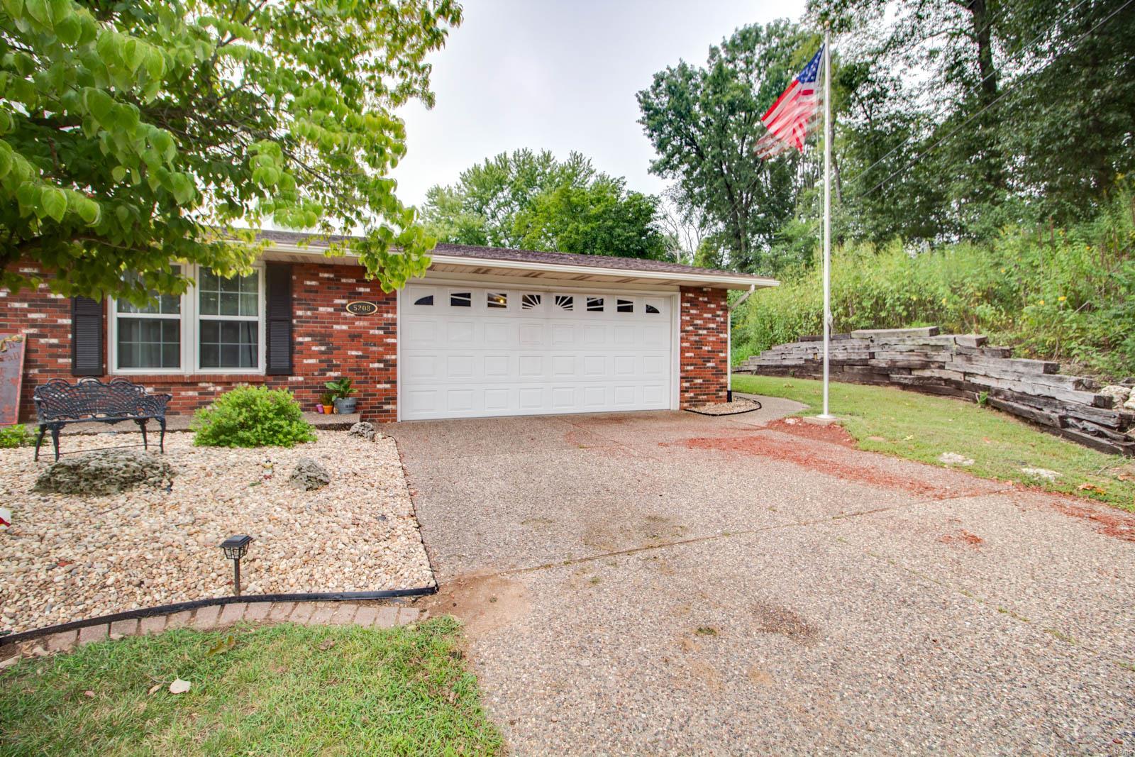 5208 Roach Road Godfrey, IL 62035 - Photo 7 of 43