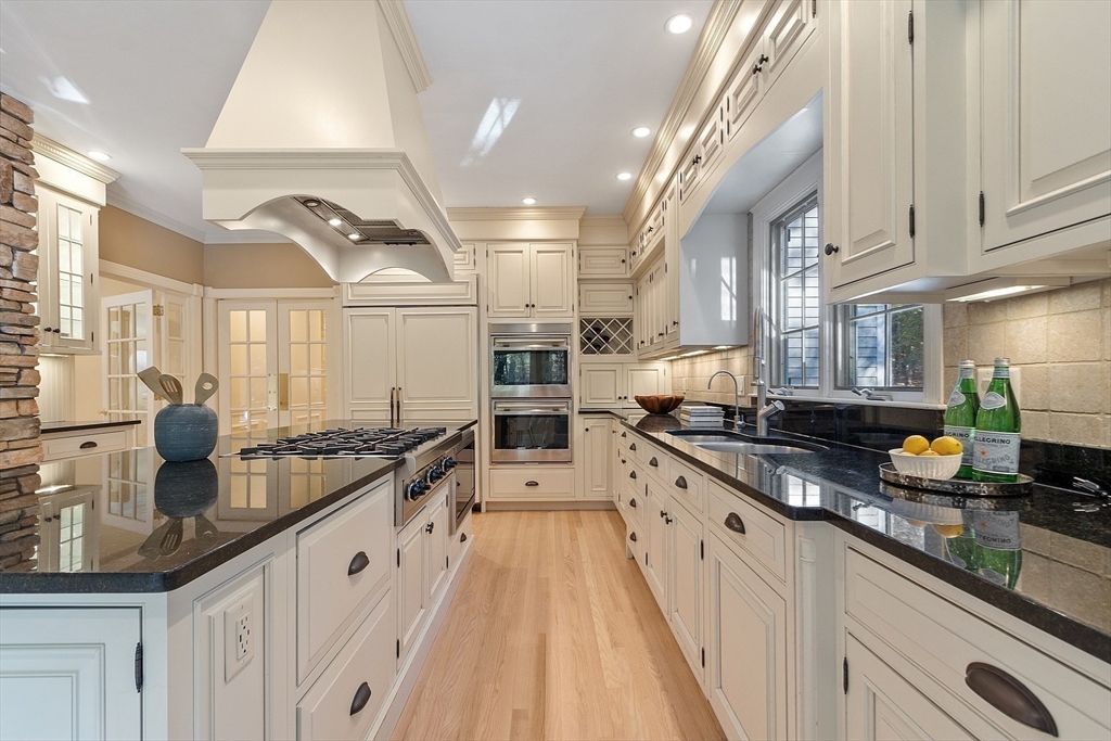 9 Garland Road Lincoln, MA 01773 - Photo 5 of 40 Gallery Image 5