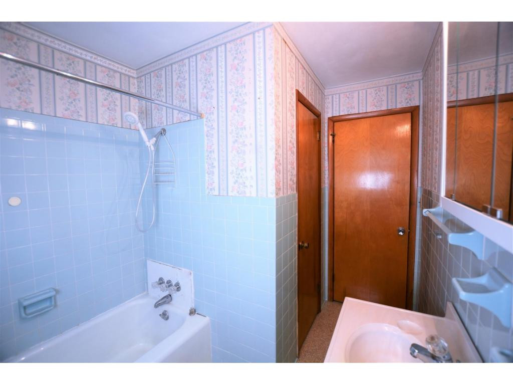 210 Harkleroad Street Kingsport, TN 37660 - Photo 15 of 36 Photo 15