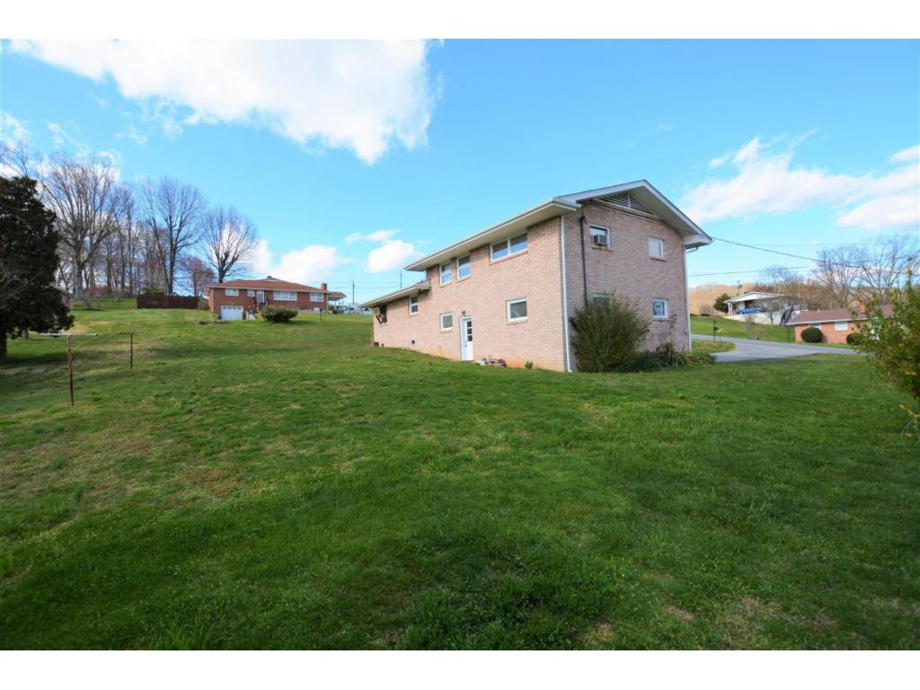 210 Harkleroad Street Kingsport, TN 37660 - Photo 32 of 36 Photo 32