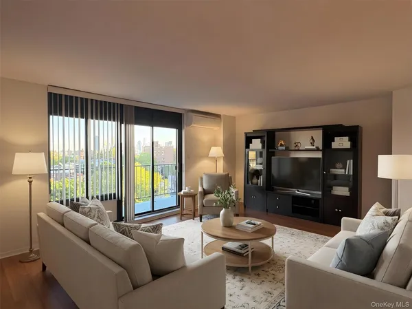 $5,200 | 25-40 Shore Boulevard, Unit 9J | Astoria