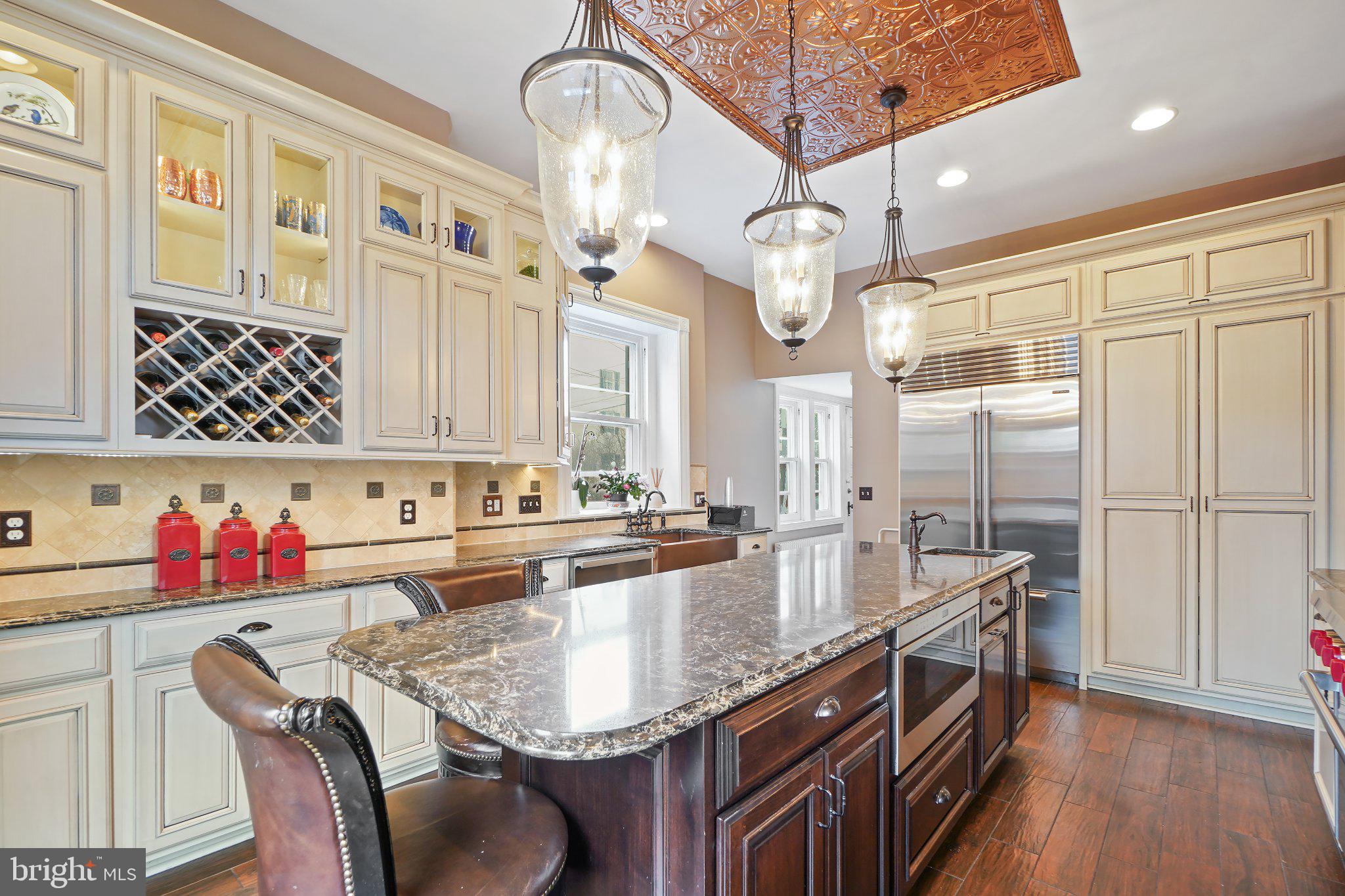 121 West Church Street Frederick, MD 21701 - Photo 24 of 93 Elegant kitchen with modern charm.