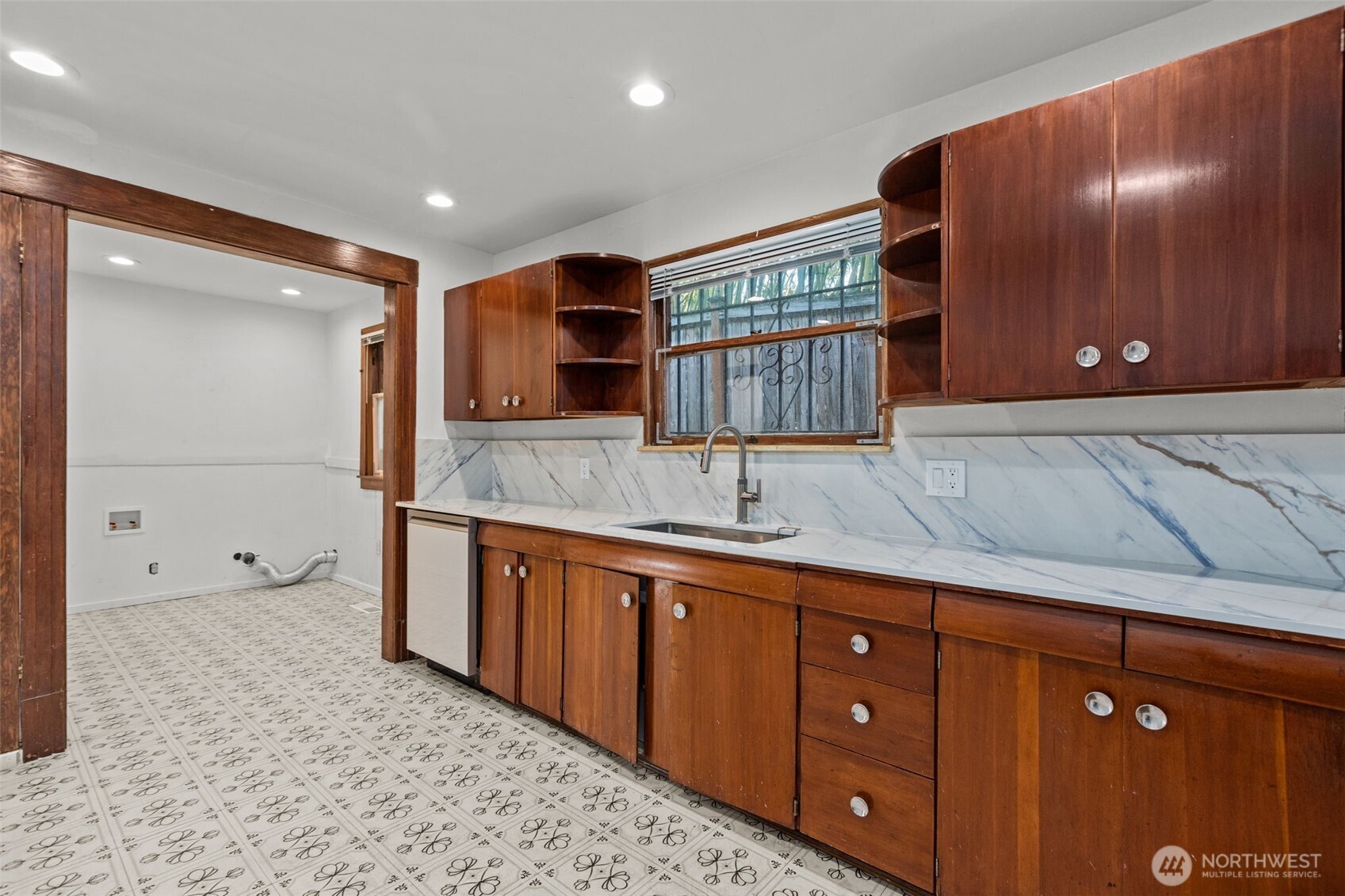 414 Northeast 42nd Street Seattle, WA 98105 - Photo 12 of 33