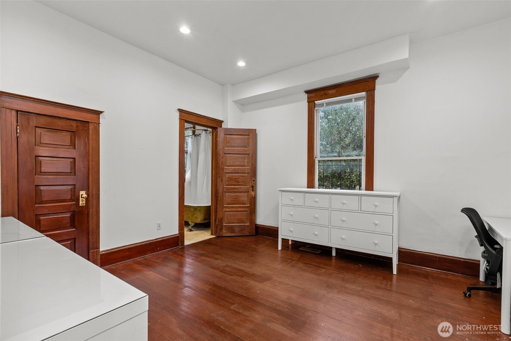 414 Northeast 42nd Street Seattle, WA 98105 - Photo 18 of 33