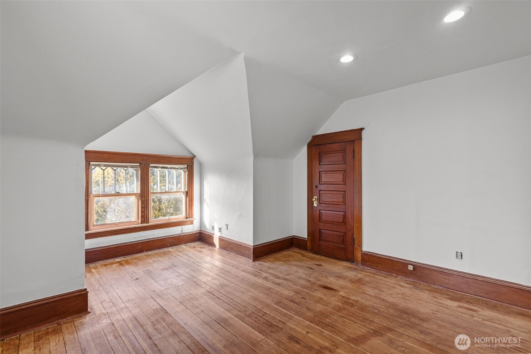 414 Northeast 42nd Street Seattle, WA 98105 - Photo 24 of 33