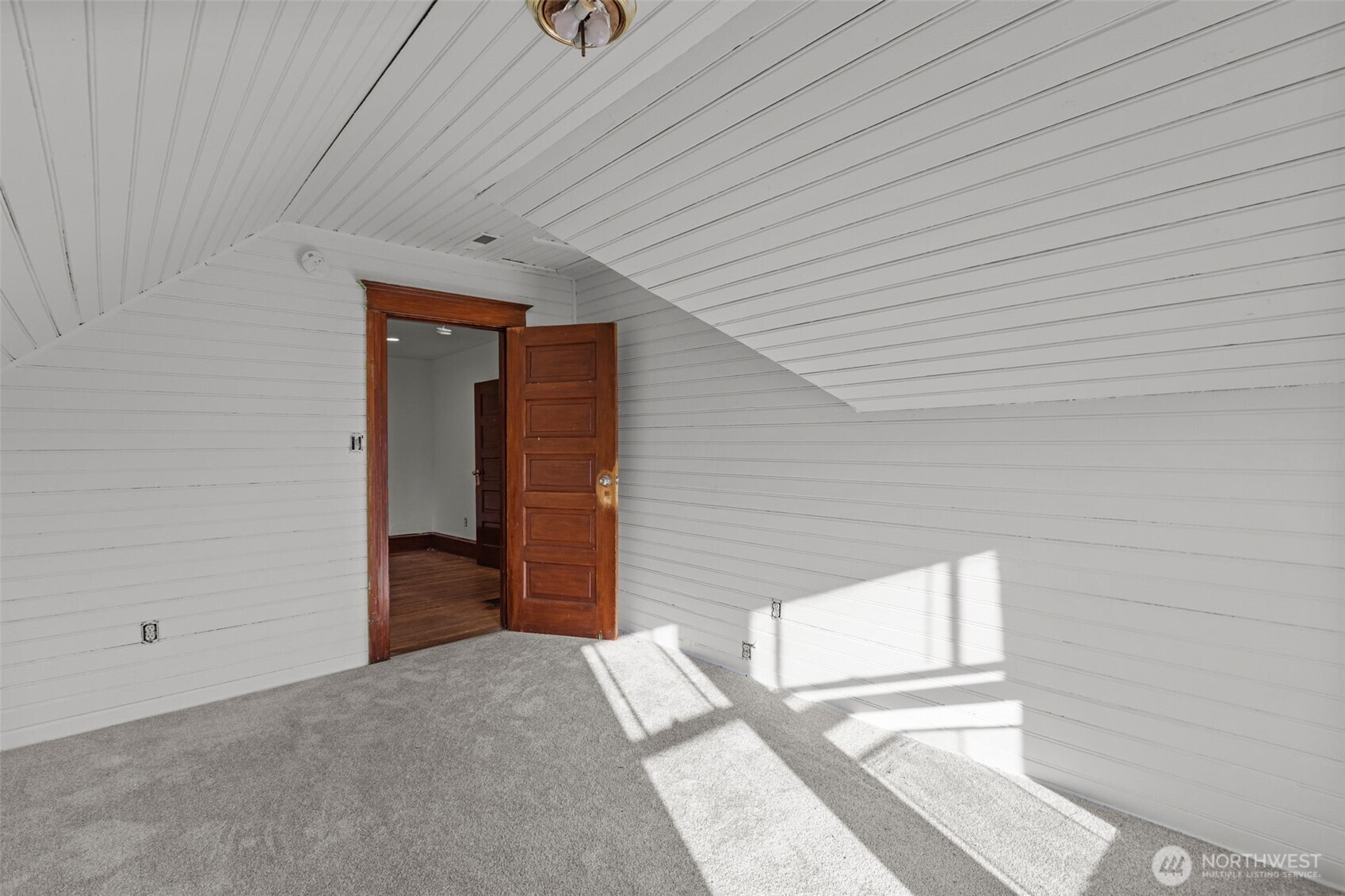 414 Northeast 42nd Street Seattle, WA 98105 - Photo 28 of 33