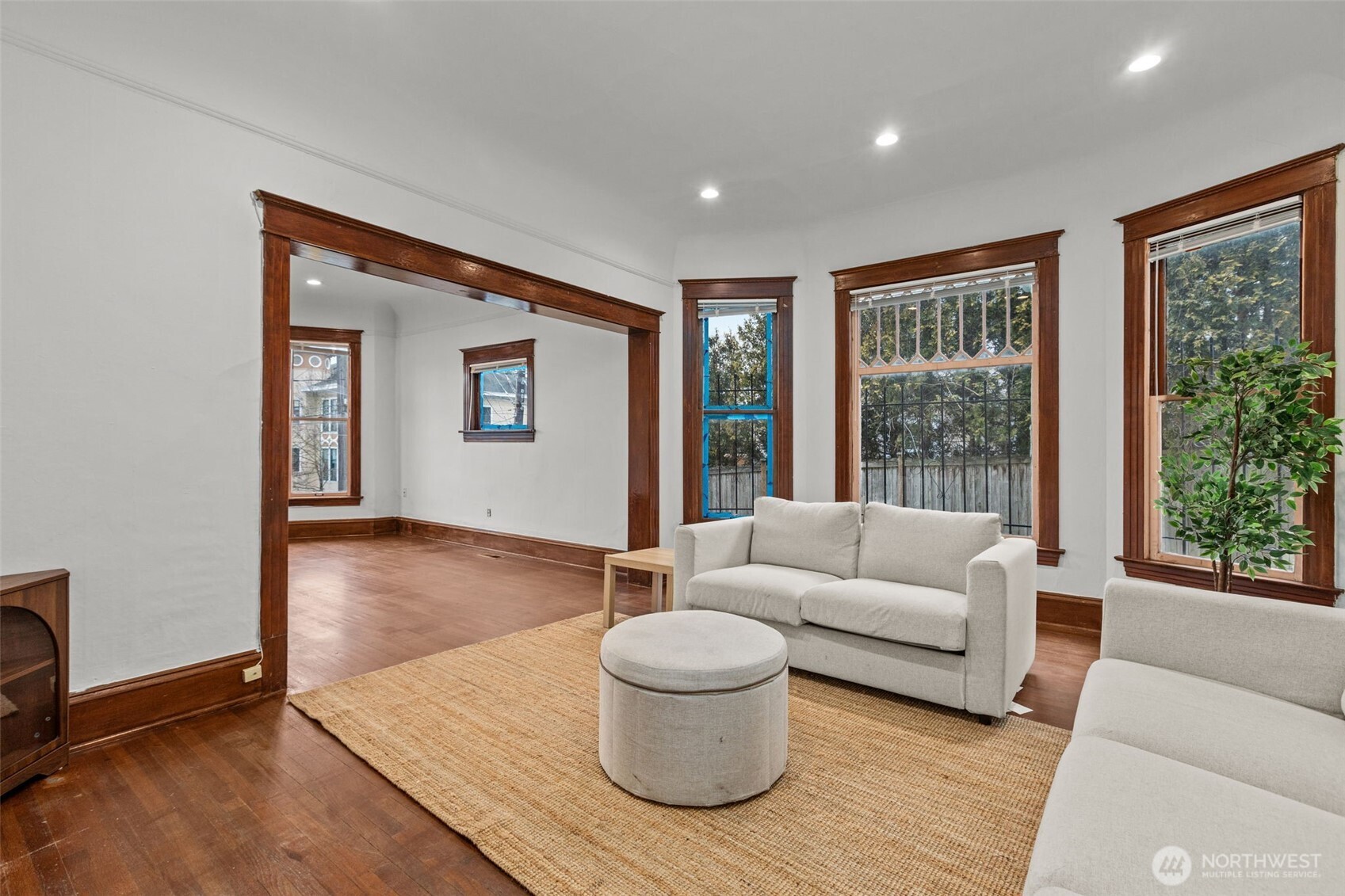 414 Northeast 42nd Street Seattle, WA 98105 - Photo 4 of 33