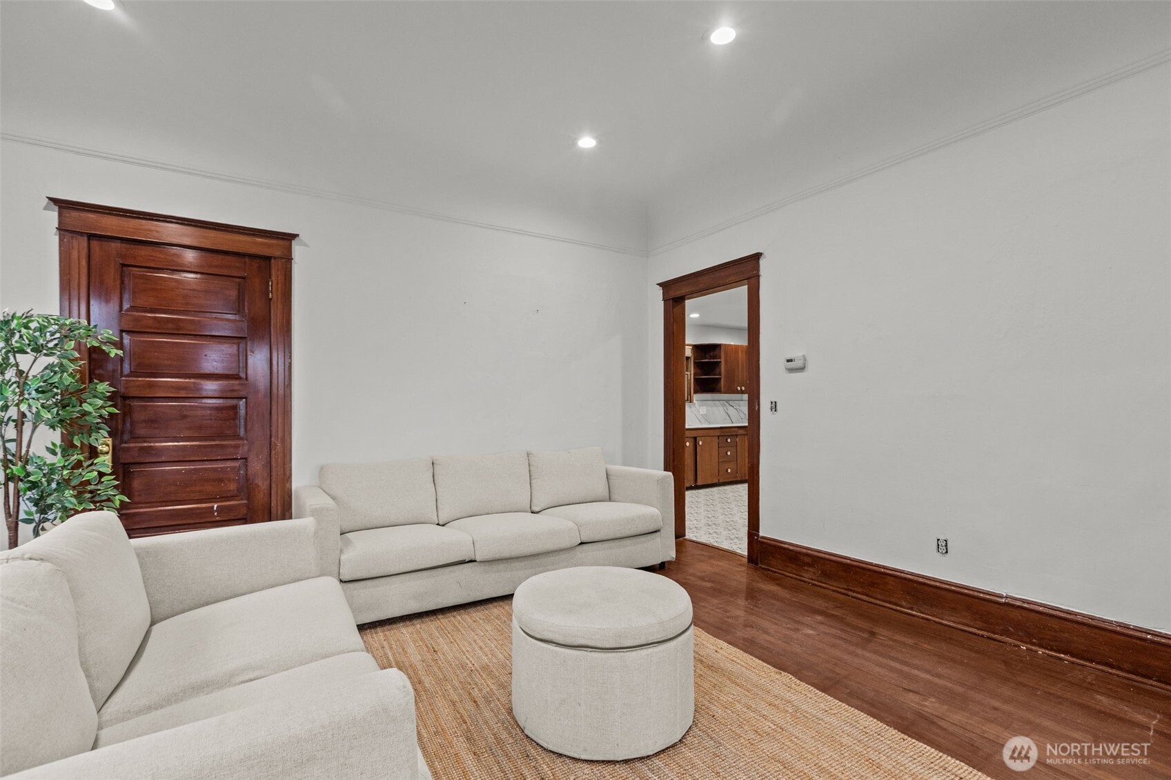 414 Northeast 42nd Street Seattle, WA 98105 - Photo 6 of 33