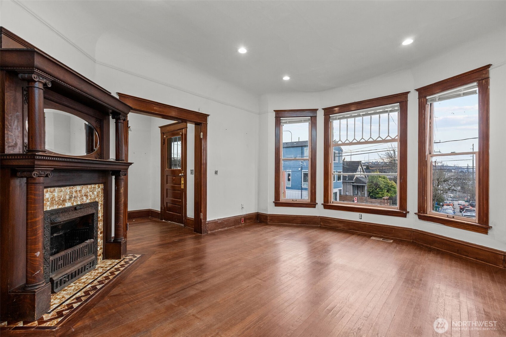 414 Northeast 42nd Street Seattle, WA 98105 - Photo 8 of 33