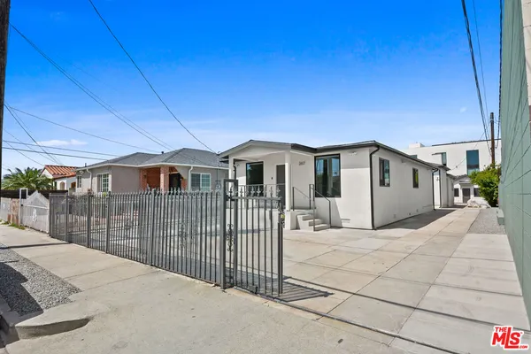 $4,250 | 2617 Carmona Avenue, Los Angeles, CA 90016