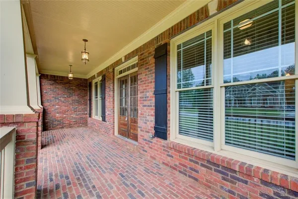 $750,000 | 553 Hunting Hills Drive, Braselton, GA 30517
