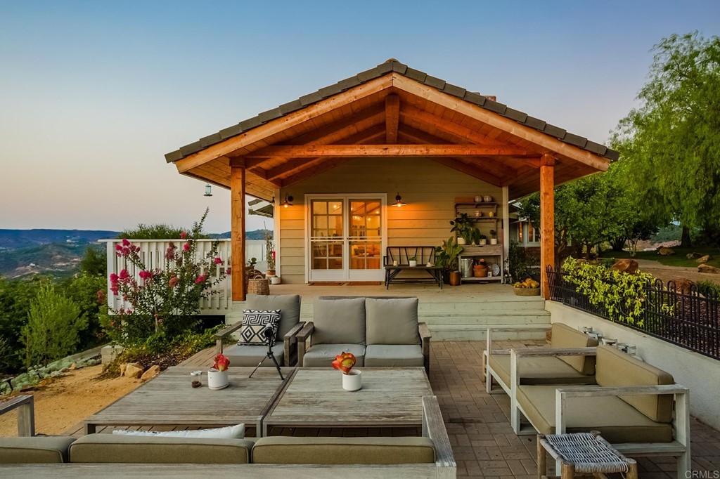 24596 Fuerte Road Temecula, CA 92590 - Photo 34 of 44