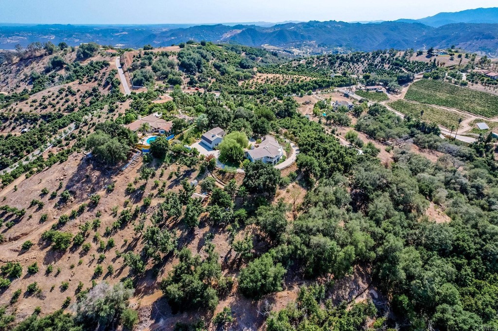 24596 Fuerte Road Temecula, CA 92590 - Photo 42 of 44