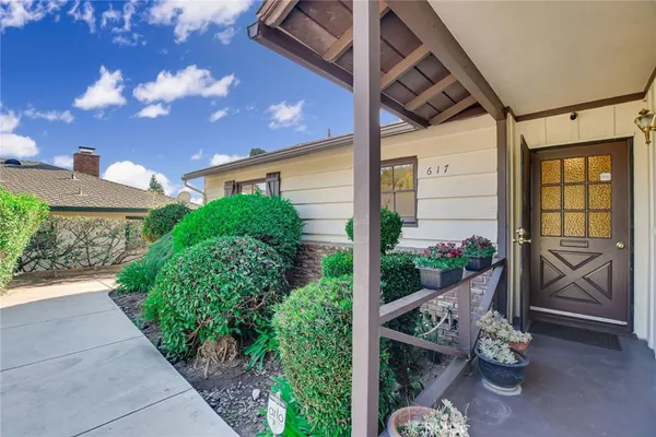 $925,000 | 617 North Vista Bonita Avenue, Glendora, CA 91741