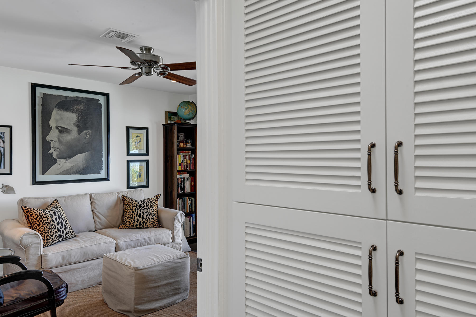 2989 East Sonora Road Palm Springs, CA 92264 - Photo 24 of 33 GUEST BEDROOM TWO ENTRY HALL WITH STORAG