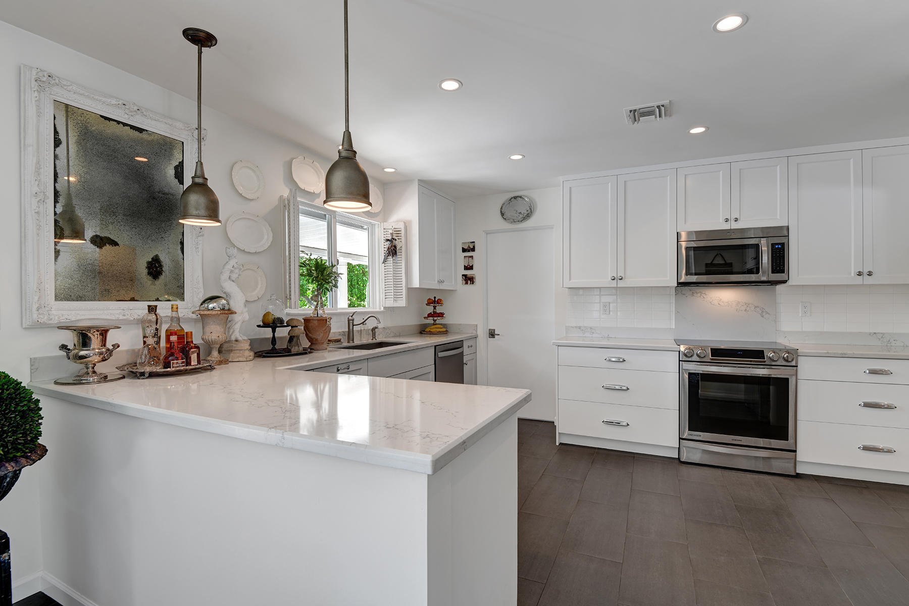 2989 East Sonora Road Palm Springs, CA 92264 - Photo 10 of 33 KITCHEN OVER SERVING BAR MLS