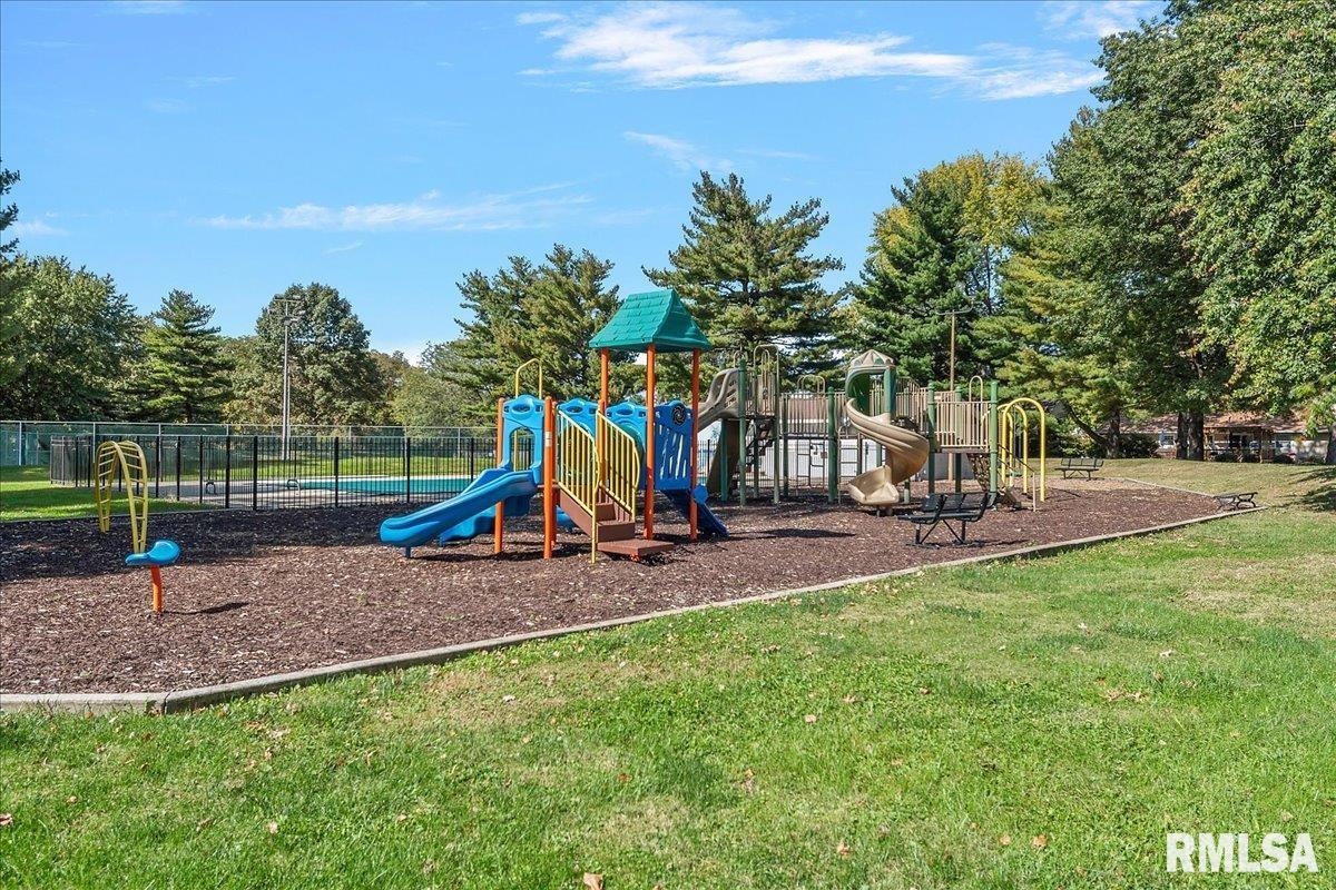61 Sarah Avenue Springfield, IL 62703 - Photo 46 of 48 Gallery Image 46