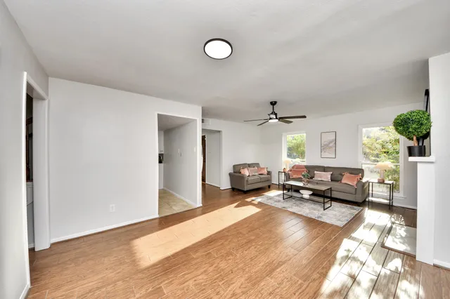 $2,200 | 18209 Vinland Drive, Houston, TX 77058