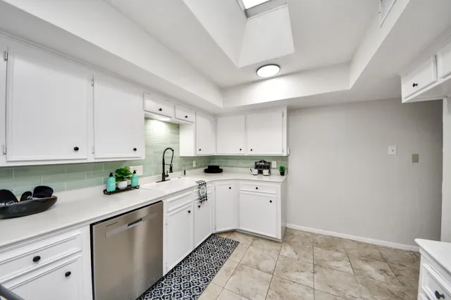 $2,200 | 18209 Vinland Drive, Houston, TX 77058