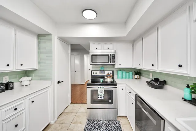 $2,200 | 18209 Vinland Drive, Houston, TX 77058