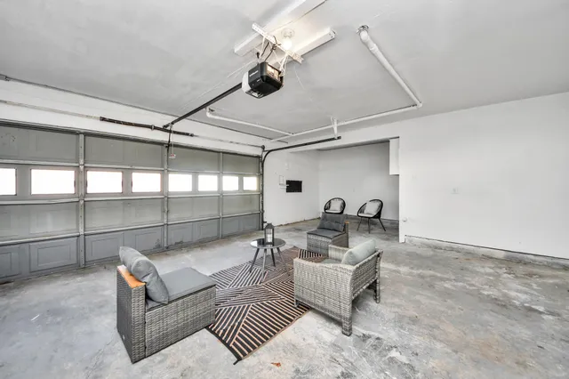 $2,200 | 18209 Vinland Drive, Houston, TX 77058