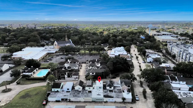 $2,200 | 18209 Vinland Drive, Houston, TX 77058