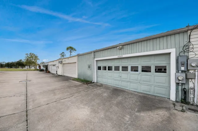 $2,200 | 18209 Vinland Drive, Houston, TX 77058