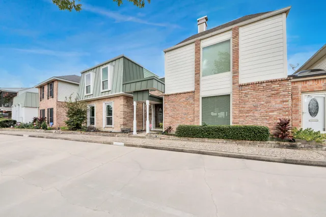 $2,200 | 18209 Vinland Drive, Houston, TX 77058